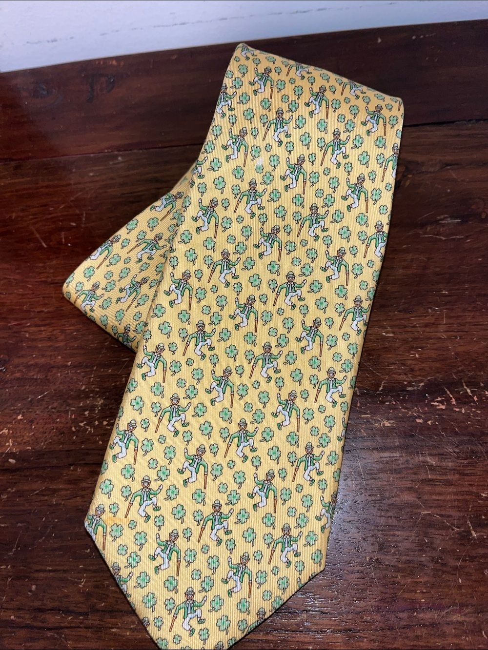 Vineyard Vines Martha’s Shamrock 100% Silk St Patrick’s Day Leprechaun Neck Tie
